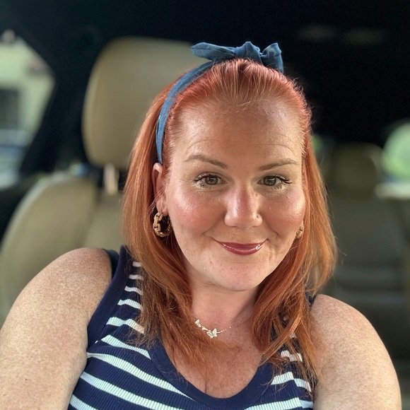 Meet your Posher, Veronica - Picture 1 of 1